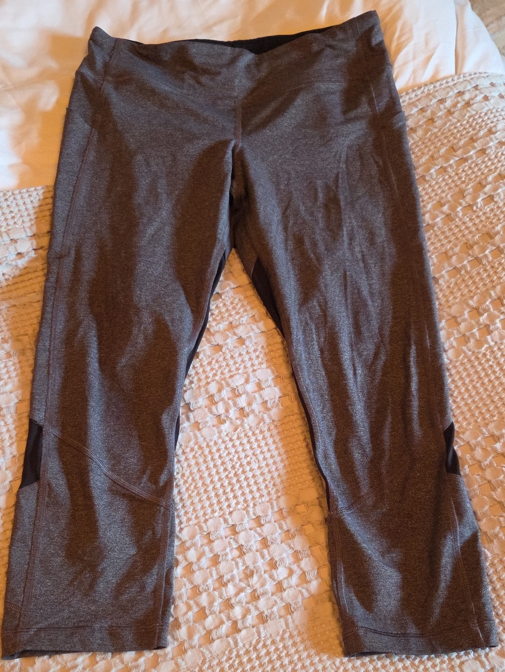 Lululemon Gray Active Capri Leggings Size 10